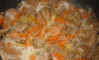Фунчоза со свининой и овощами